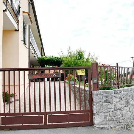 Lägenhet Apartma Cuk Dutovlje